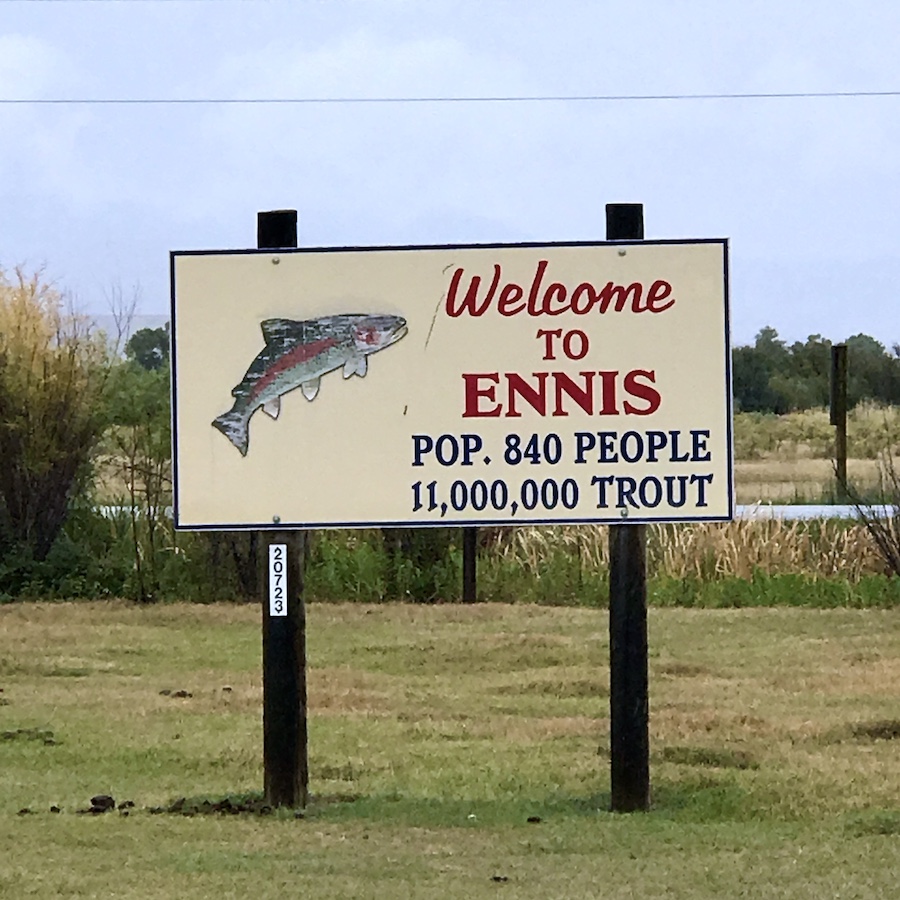 welcome to Ennis sign